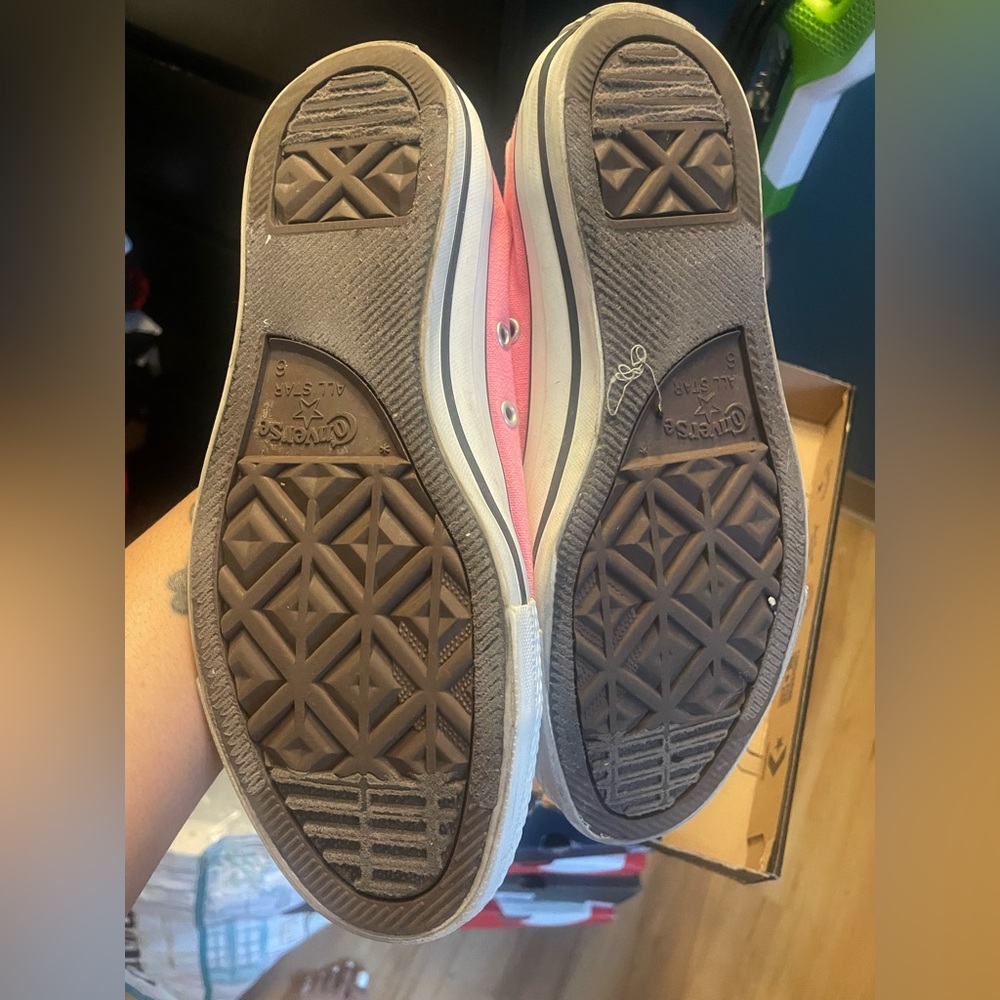 Pink Converse - Picture 2 of 3